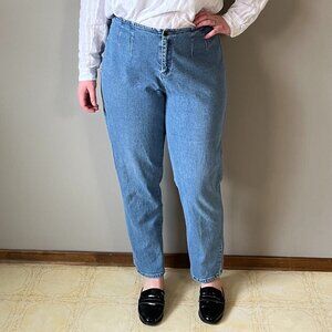 Vintage 90s light wash high rise mom jeans straight leg